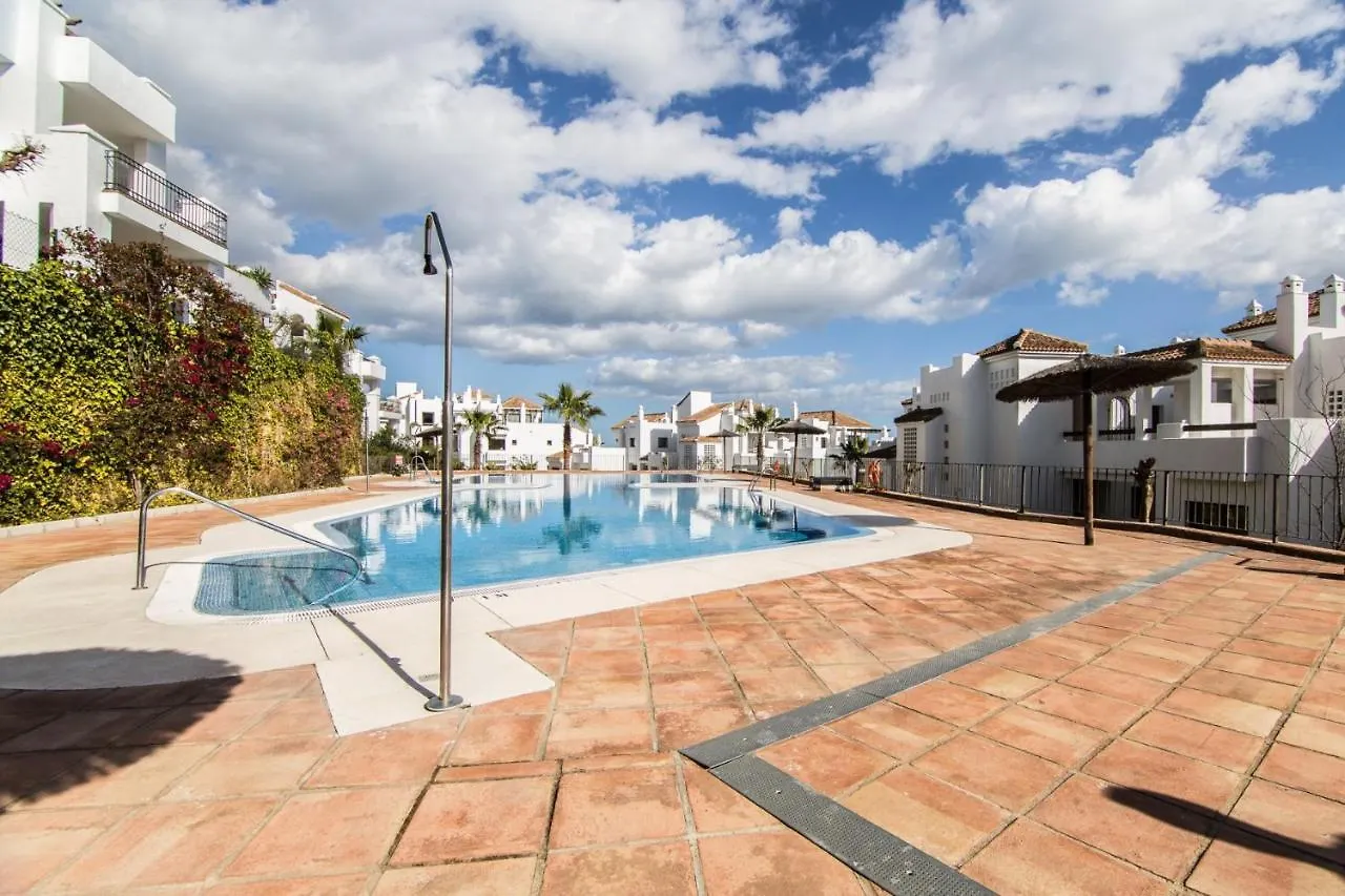 2149-Amazing Groundfloor 3 Bedrooms On Golf, Pools Alcaidesa Apartamento