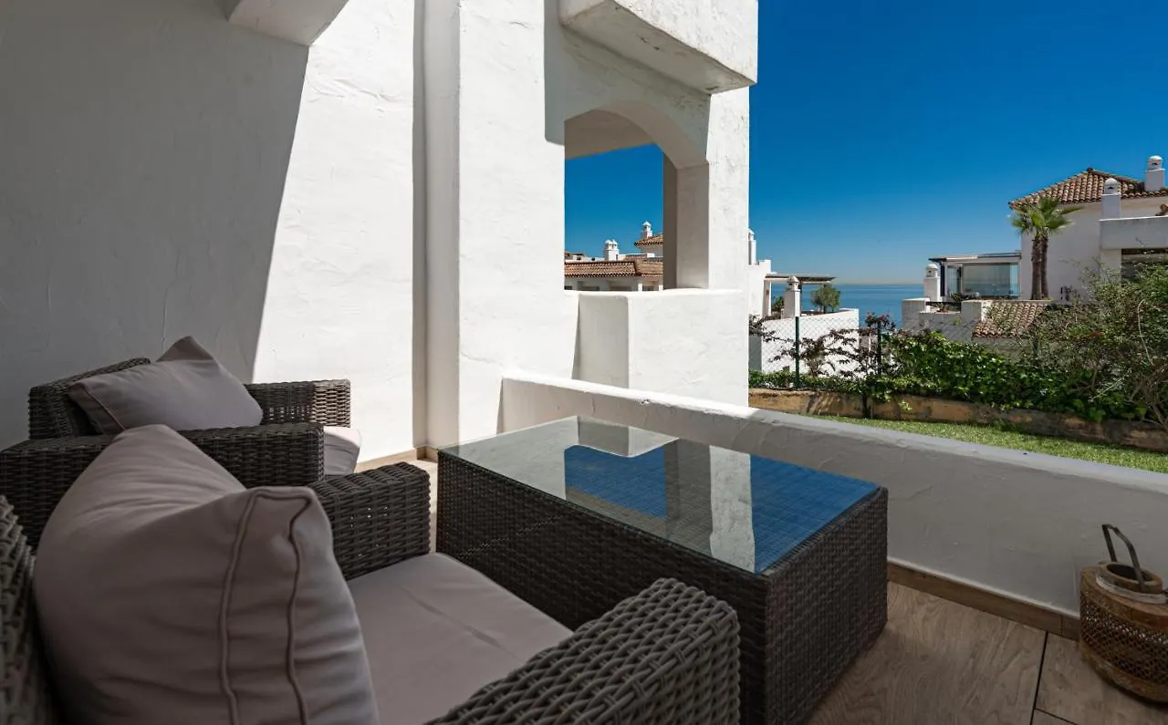 2149-Amazing Groundfloor 3 Bedrooms On Golf, Pools Alcaidesa 0*,  Espanha